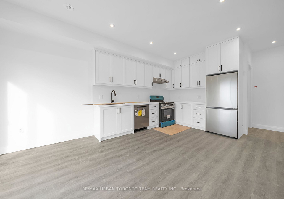474-montrose-avenue-toronto-ontario-c12591654