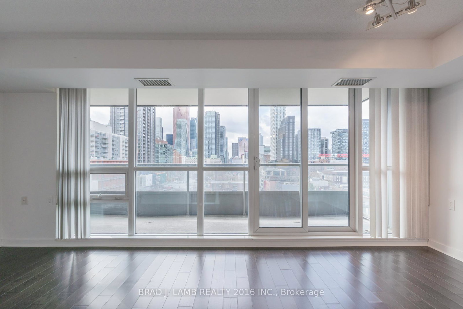 320-richmond-street-toronto-ontario-c12591798