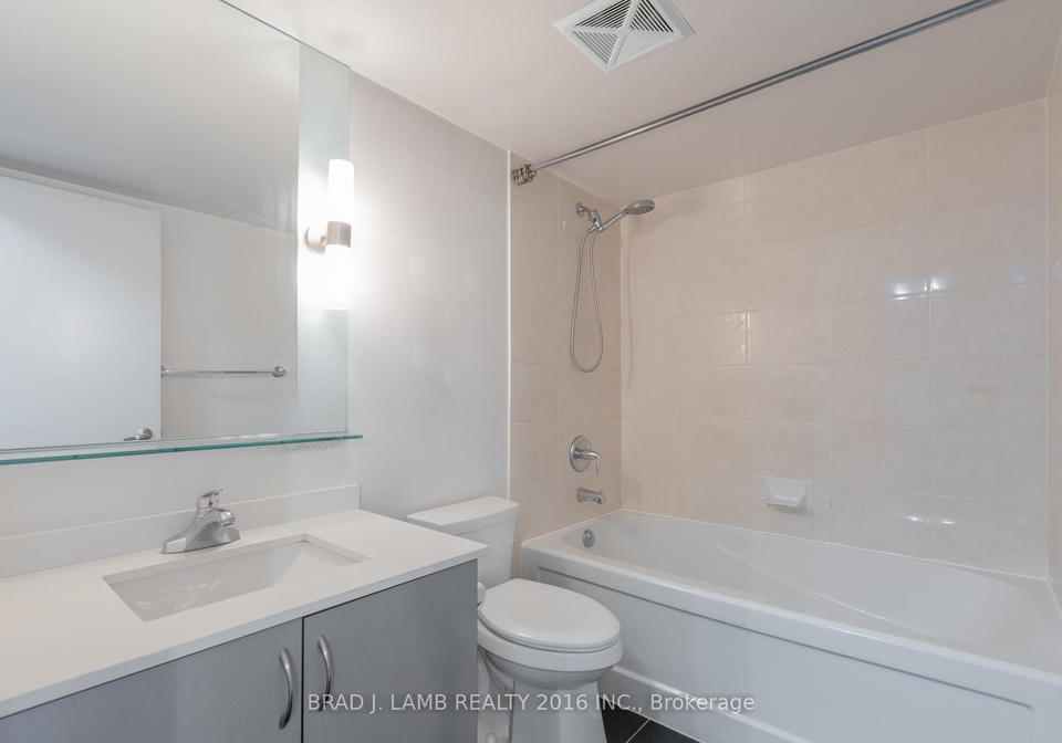 320-richmond-street-toronto-ontario-c12591798