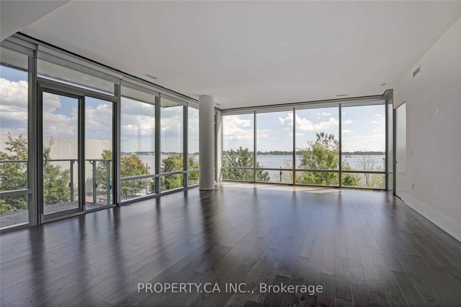 39-queens-quay-e-toronto-ontario-c12592078