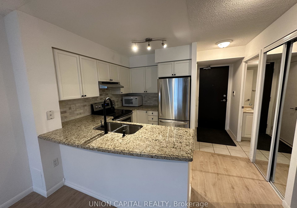 231-fort-york-boulevard-toronto-ontario-c12592444
