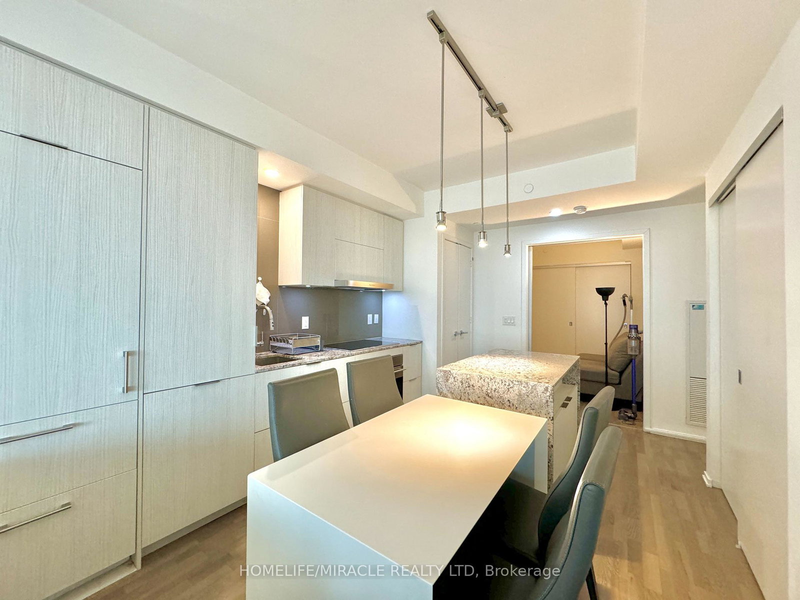 1-bloor-street-toronto-ontario-c12592448