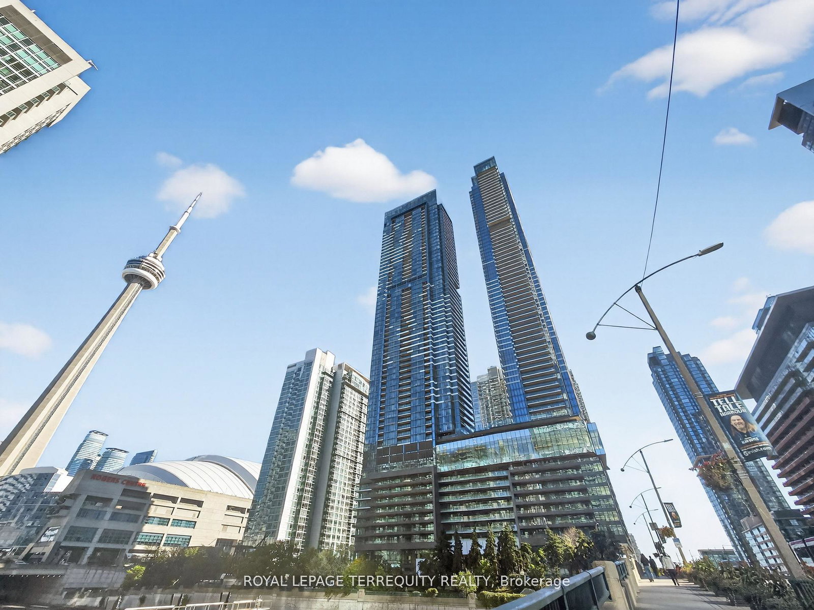1-concord-cityplace-way-toronto-ontario-c12592574
