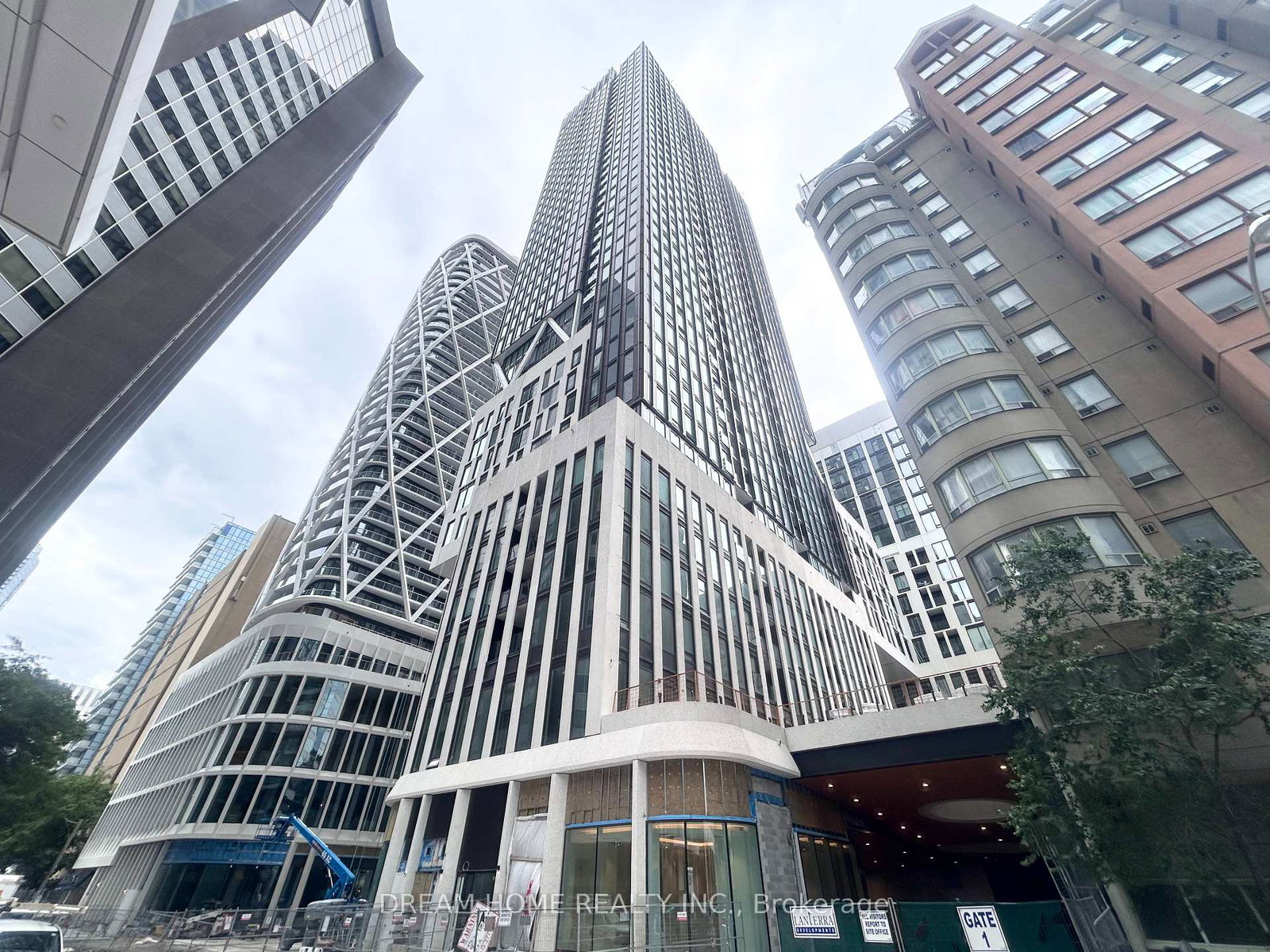 121-st-patrick-street-toronto-ontario-c12592796