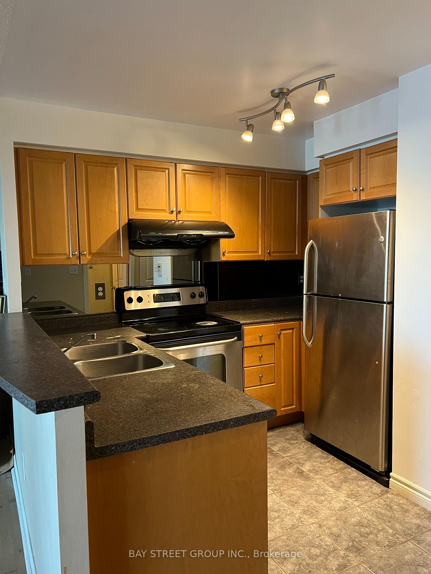 7-lorraine-dr-drive-n-toronto-ontario-c12592970
