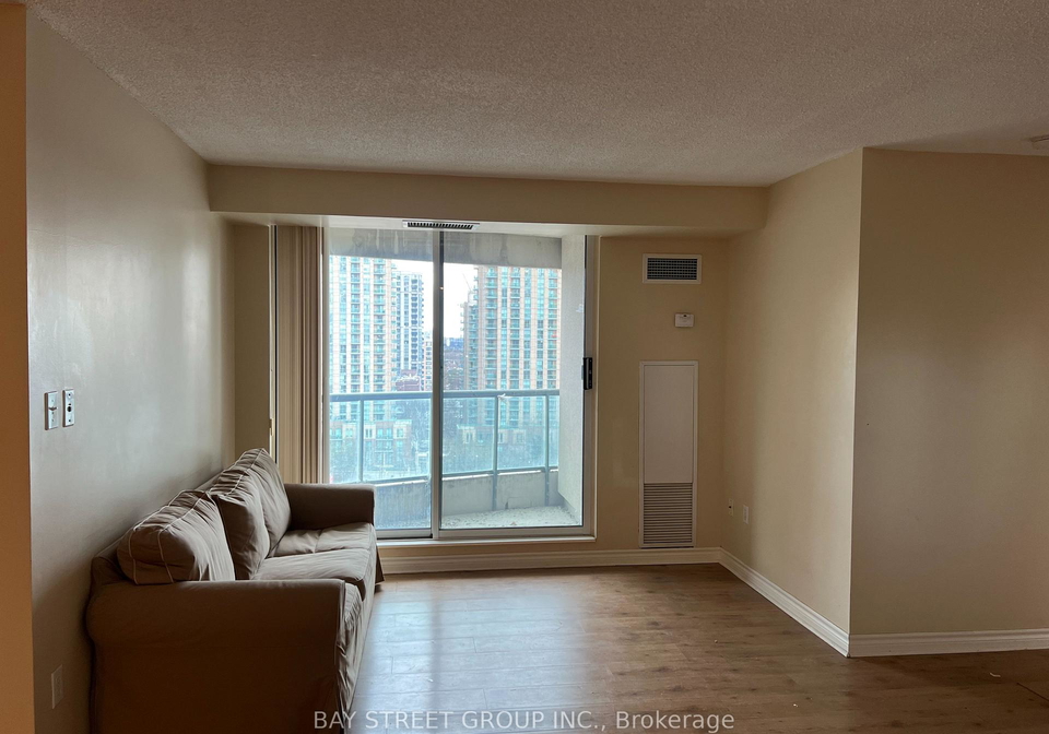 7-lorraine-dr-drive-n-toronto-ontario-c12592970