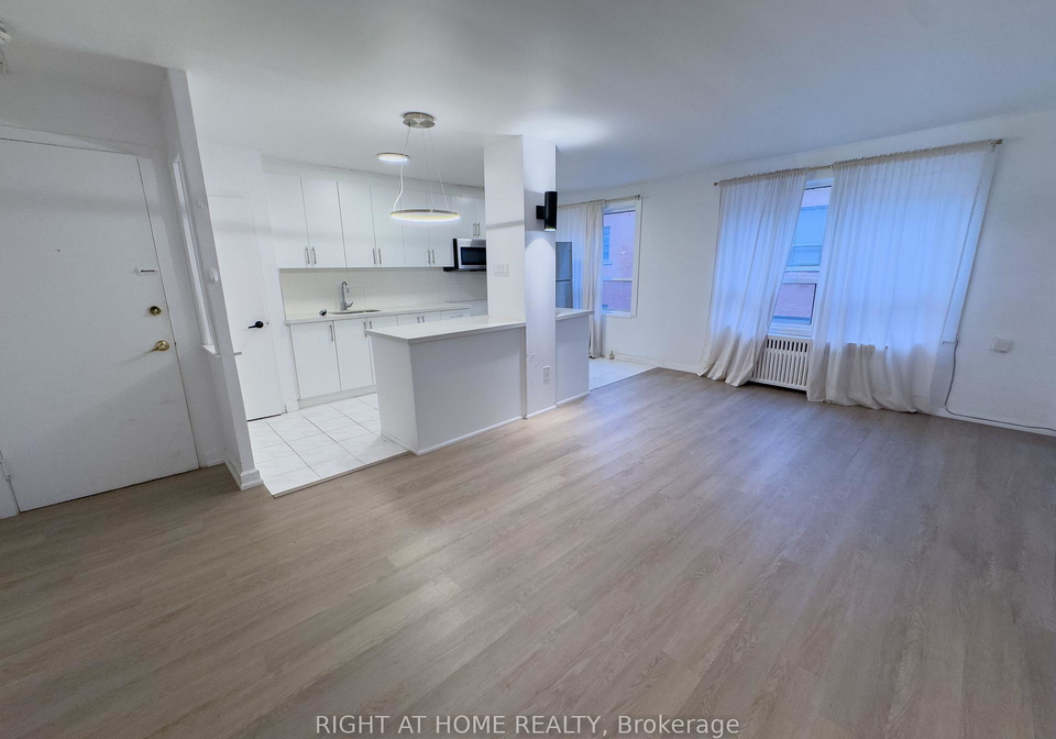 896-eglinton-avenue-e-east-york-ontario-c12593200
