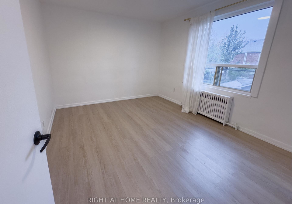 896-eglinton-avenue-e-east-york-ontario-c12593200
