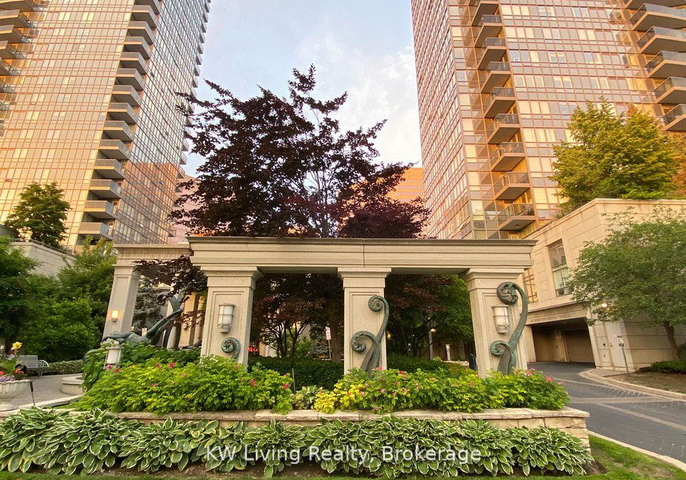 15-greenview-avenue-toronto-ontario-c12593654