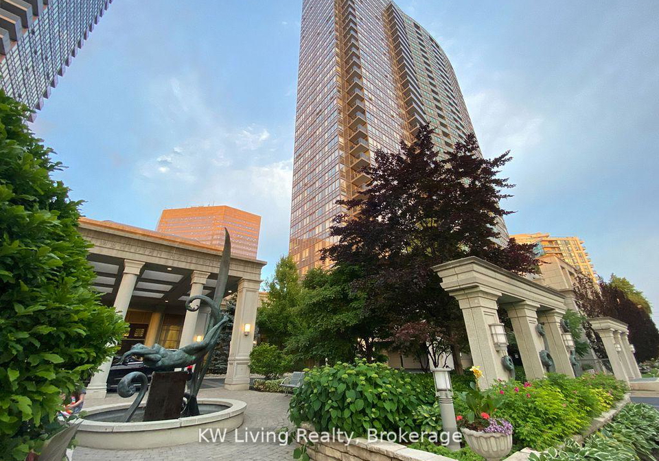 15-greenview-avenue-toronto-ontario-c12593654