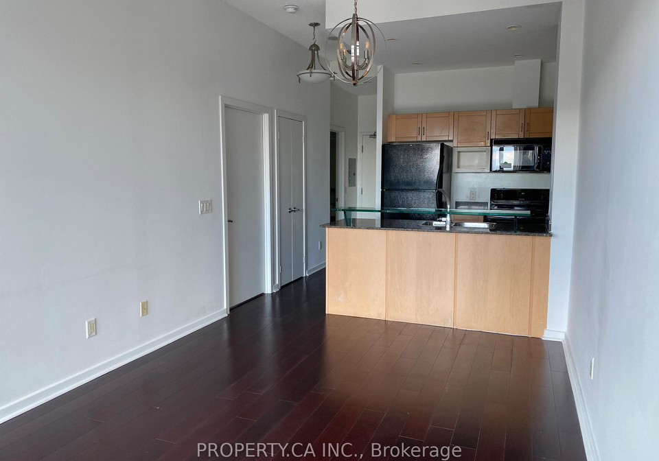 208-queens-quay-w-toronto-ontario-c12593958