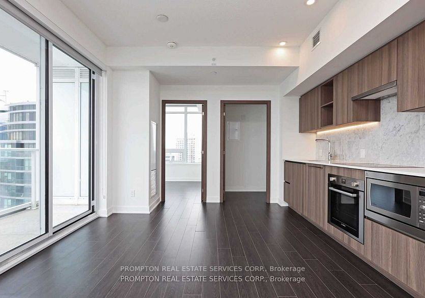 19-bathurst-street-toronto-ontario-c12594544