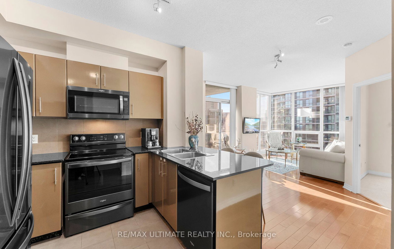16-yonge-street-toronto-ontario-c12595438