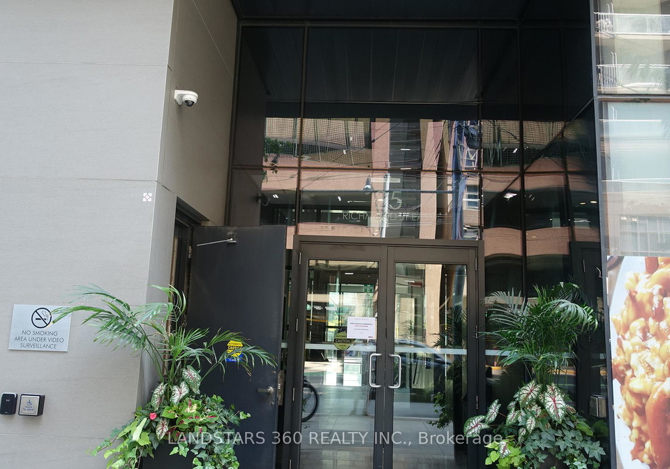 25-e-richmond-street-e-toronto-ontario-c12595466