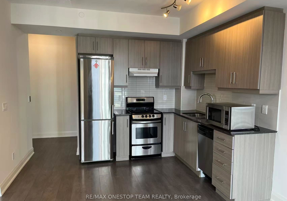 68-canterbury-place-toronto-ontario-c12595782