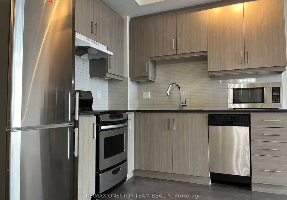 68-canterbury-place-toronto-ontario-c12595782