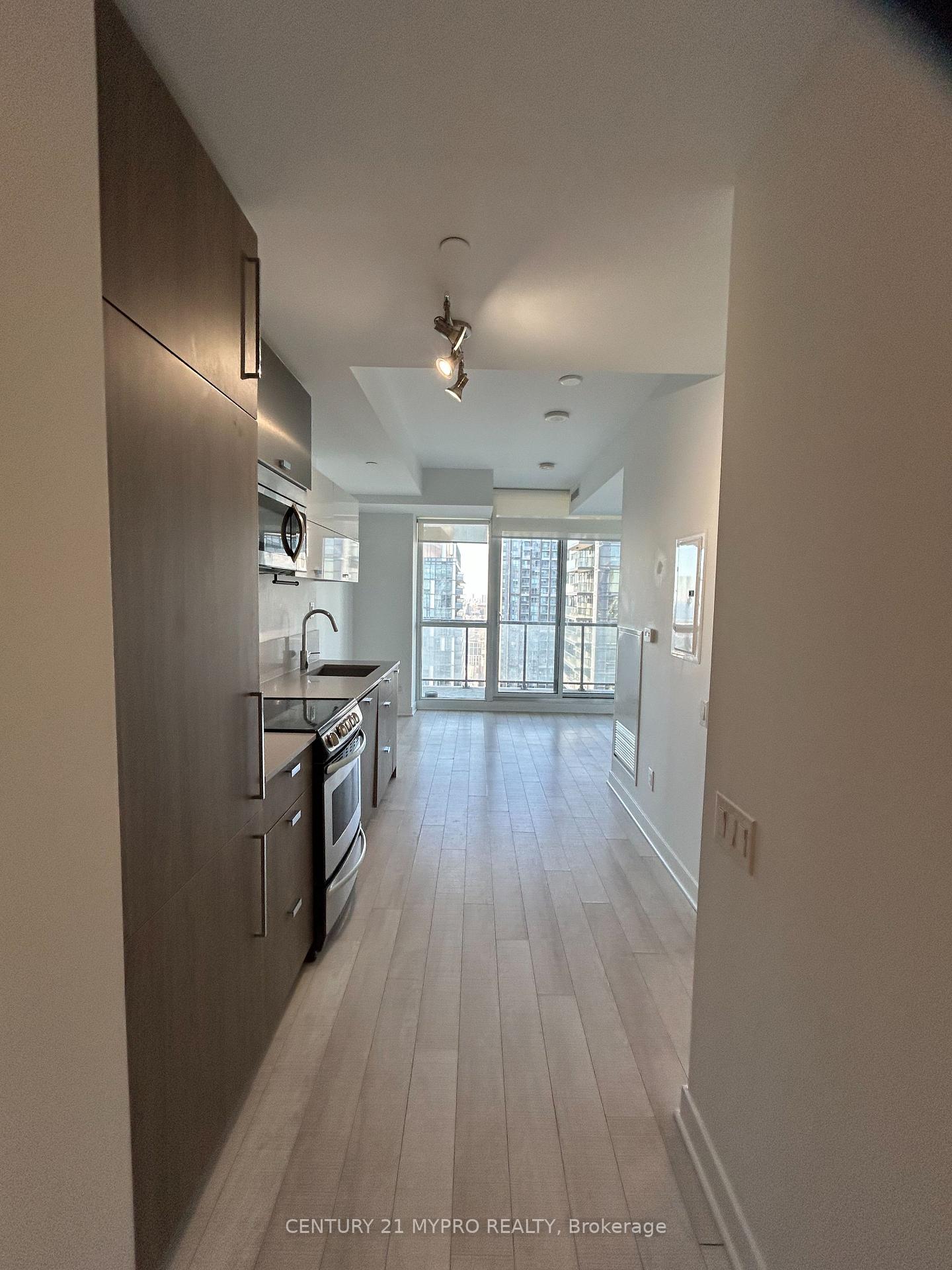 290-adelaide-street-w-toronto-ontario-c12595964