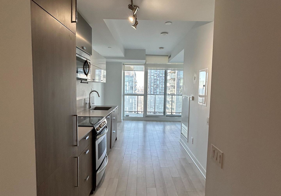 290-adelaide-street-w-toronto-ontario-c12595964
