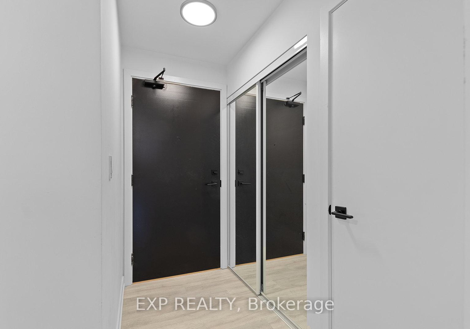 2-augusta-avenue-toronto-ontario-c12596520