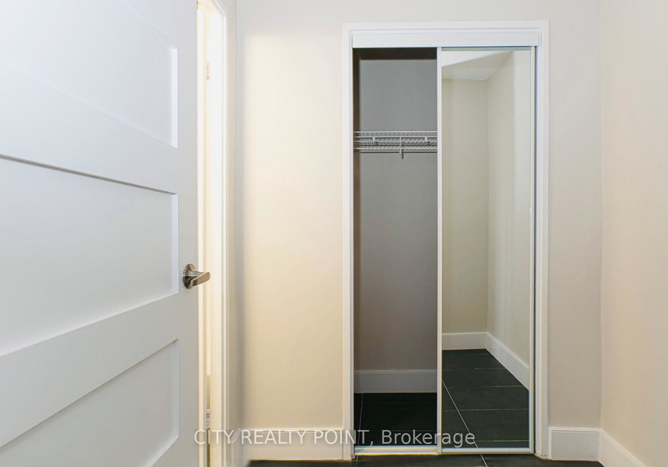 666-spadina-avenue-toronto-ontario-c12596640