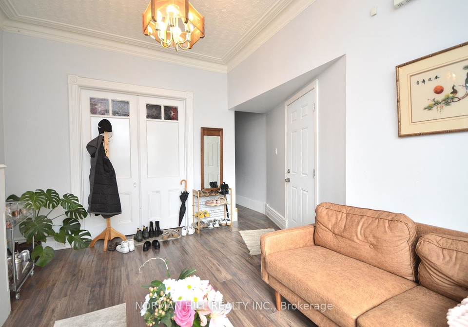 30-robinson-street-toronto-ontario-c12597028