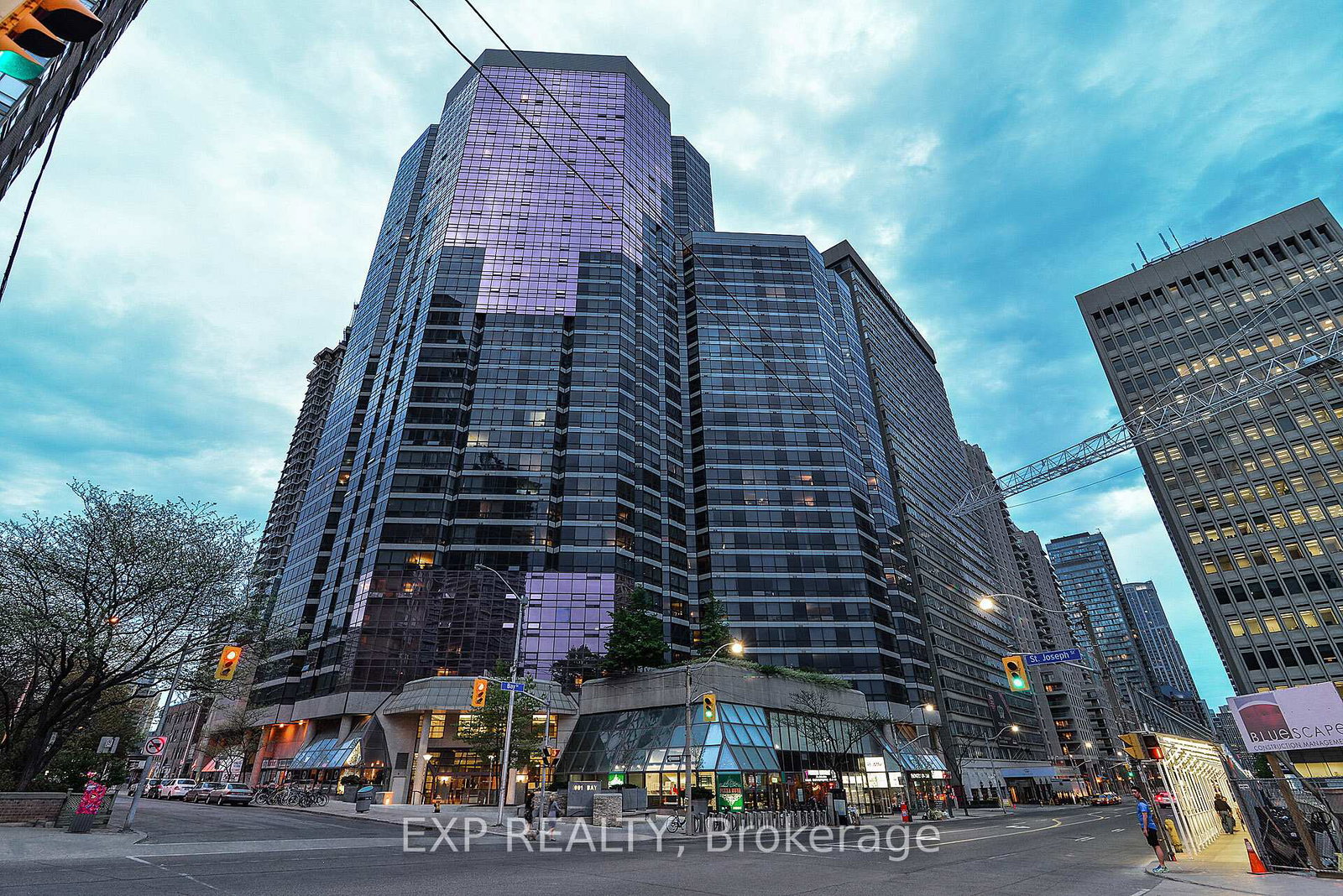 1001-bay-street-toronto-ontario-c12597110