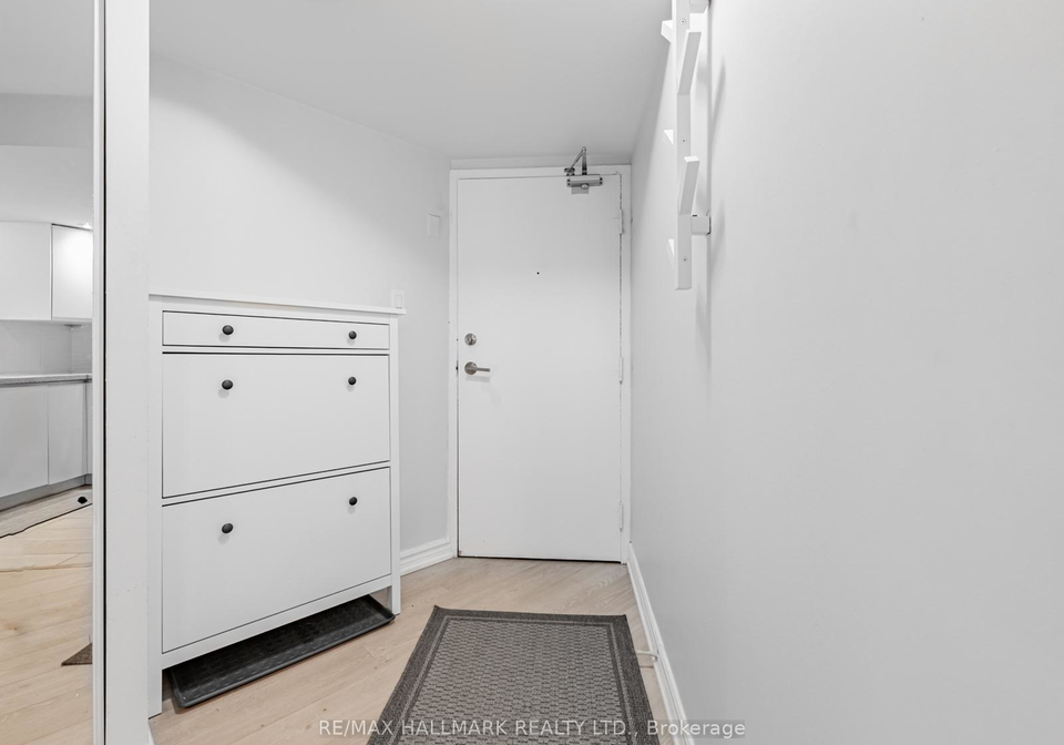 77-maitland-place-toronto-ontario-c12597380