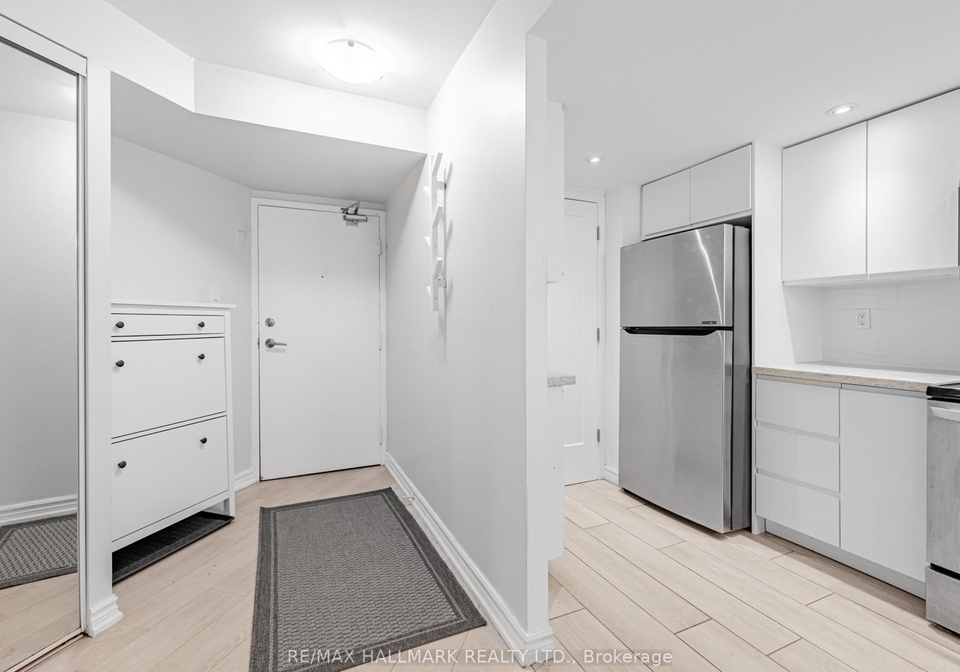 77-maitland-place-toronto-ontario-c12597380