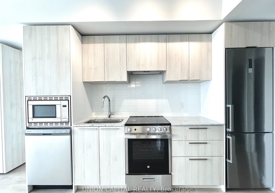 501-yonge-street-toronto-ontario-c12597712