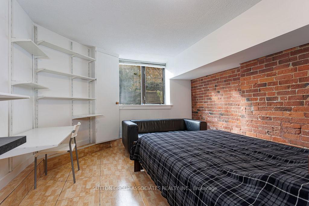 157-madison-avenue-toronto-ontario-c12597918