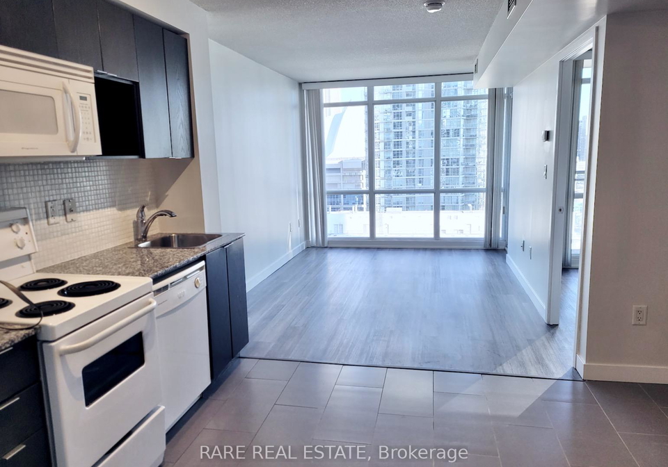 15-fort-york-boulevard-toronto-ontario-c12598090