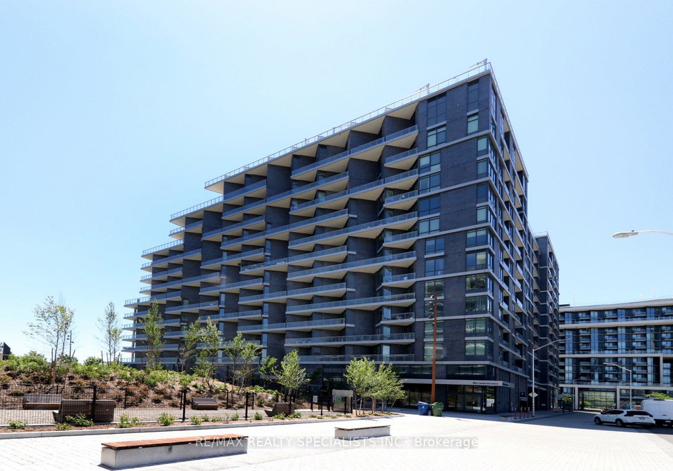 1-edgewater-drive-toronto-ontario-c12598280