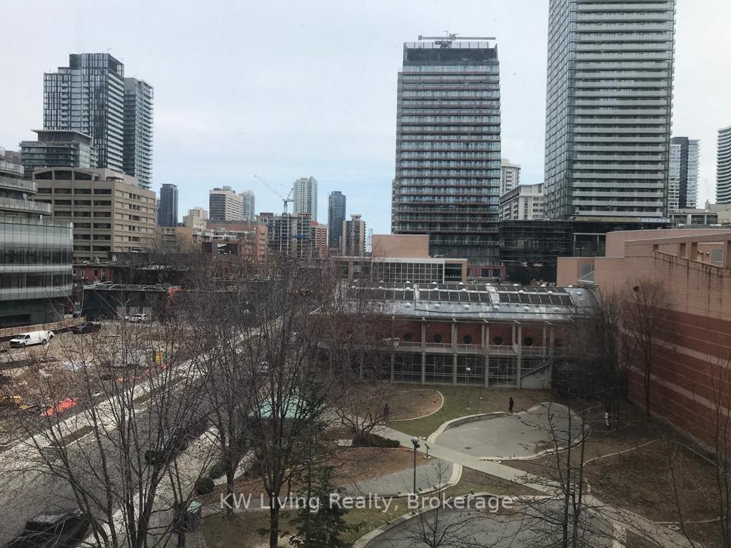 889-bay-street-toronto-ontario-c12598562