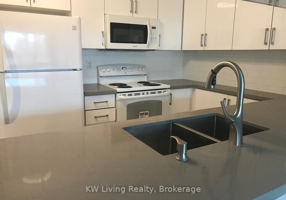 889-bay-street-toronto-ontario-c12598562