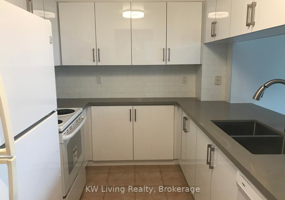 889-bay-street-toronto-ontario-c12598562