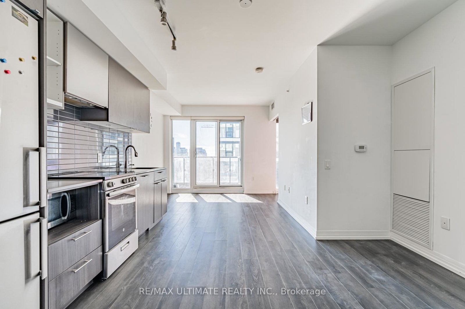 251-jarvis-street-toronto-ontario-c12598820