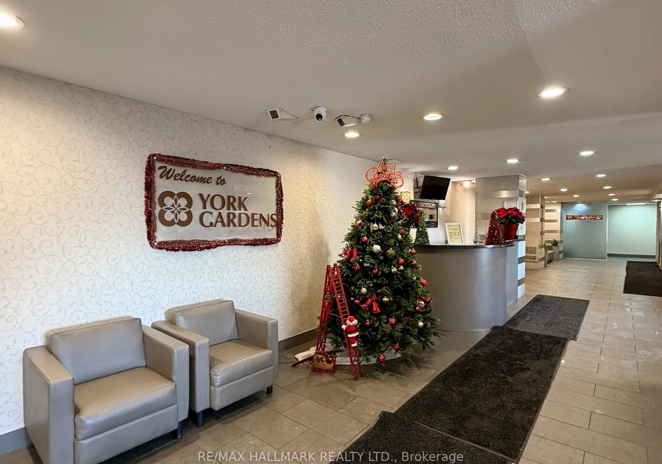 5-parkway-forest-drive-n-north-york-ontario-c12598980