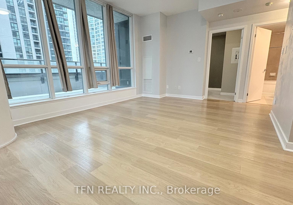 33-bay-street-toronto-ontario-c12599142