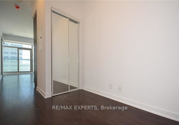 14-york-street-toronto-ontario-c12599196