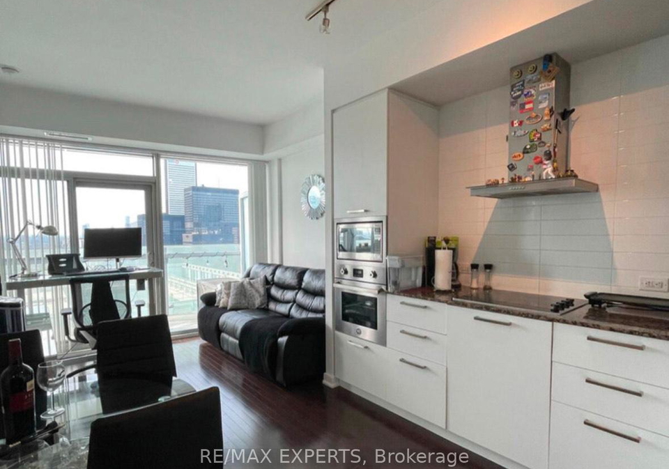 14-york-street-toronto-ontario-c12599196