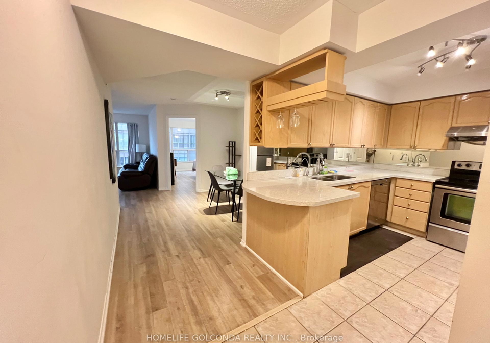 909-bay-street-toronto-ontario-c12599924