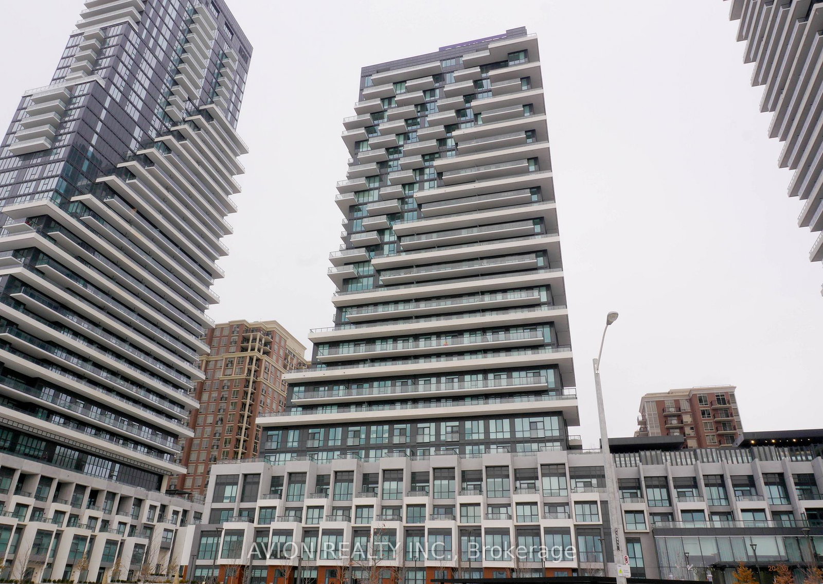 20-inn-on-the-park-drive-north-york-ontario-c12599982