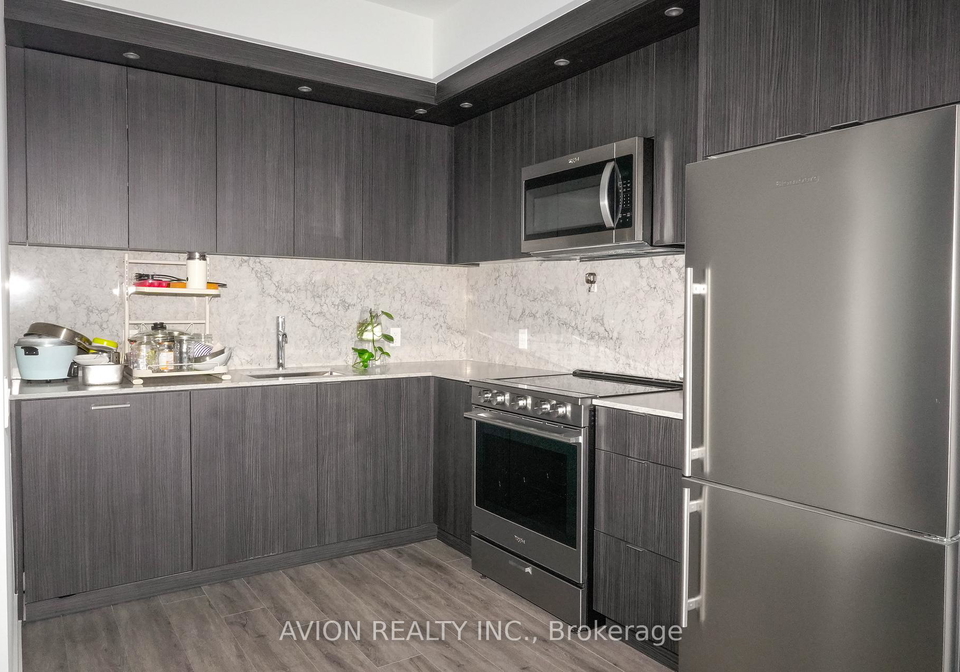 20-inn-on-the-park-drive-north-york-ontario-c12599982