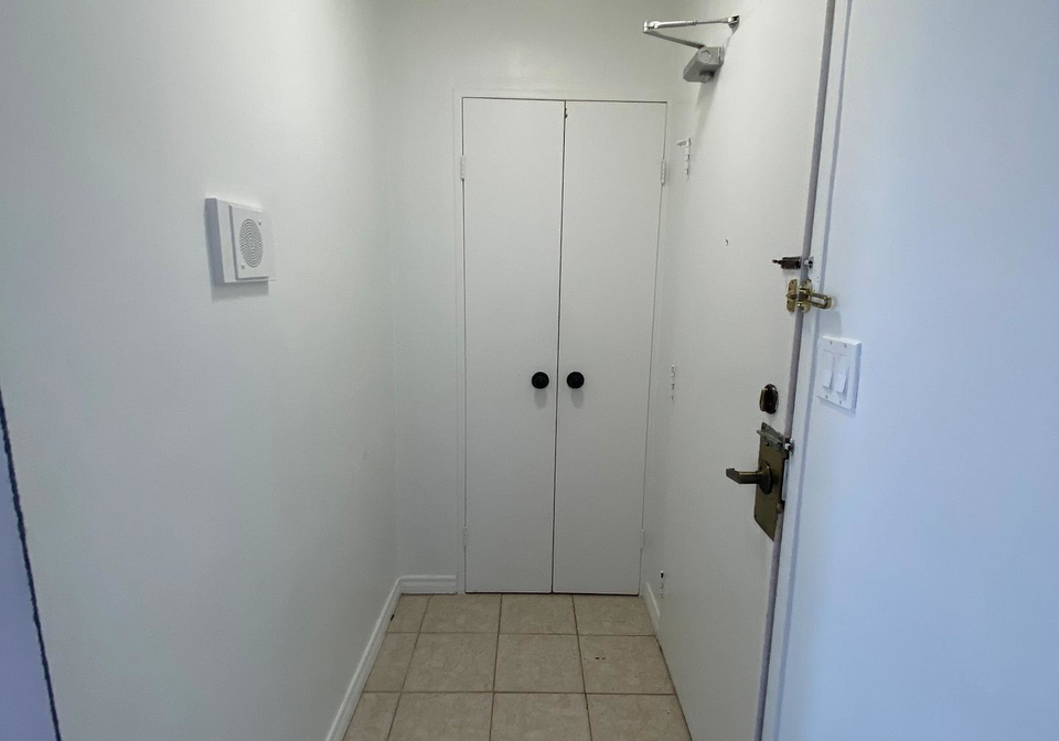 20-edgecliff-golfway-east-york-ontario-c12600132