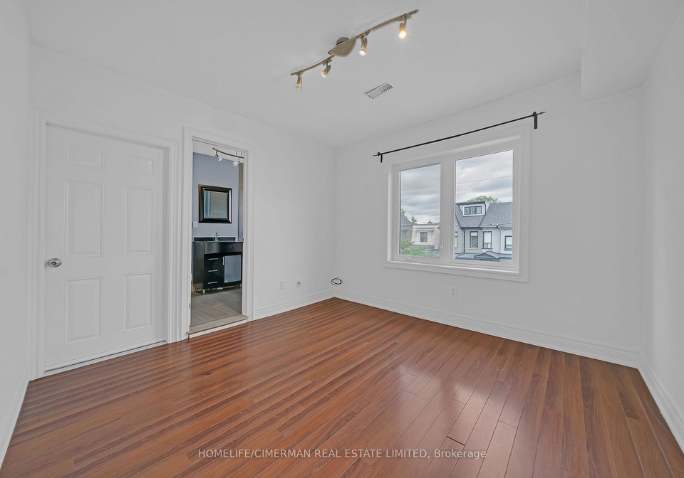 660-crawford-street-toronto-ontario-c12600494