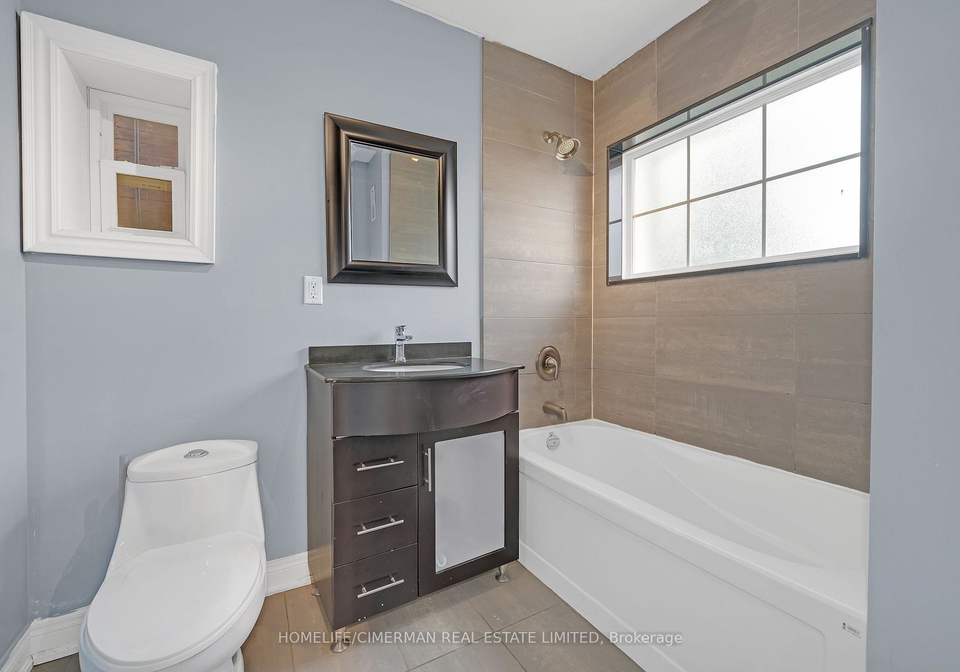 660-crawford-street-toronto-ontario-c12600494