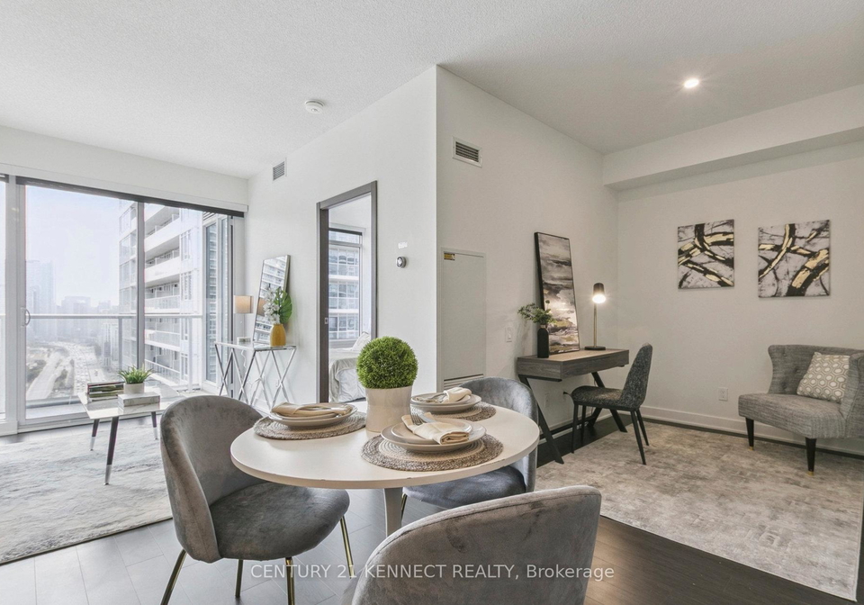19-bathurst-street-toronto-ontario-c12600692