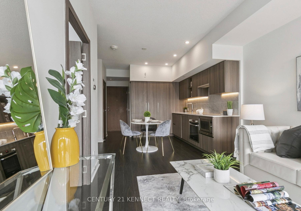 19-bathurst-street-toronto-ontario-c12600692