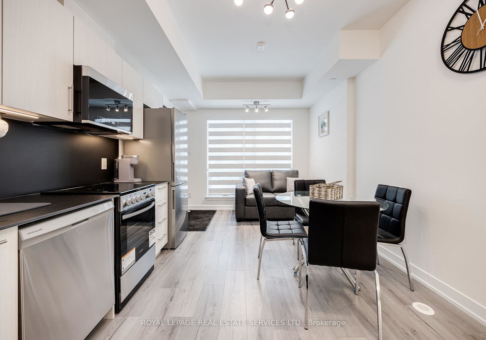 851-sheppard-avenue-w-toronto-ontario-c12600758