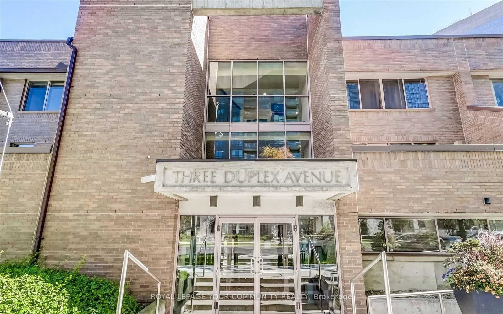 3-duplex-avenue-toronto-ontario-c12600934